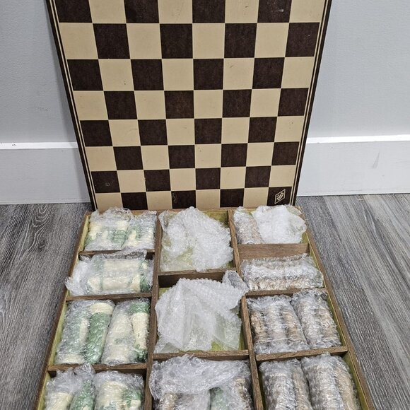 Rare Vintage Glazed Porcelain/Ceramic 32 Piece Chess Set with Carry/Storage Box - Picture 7 of 9